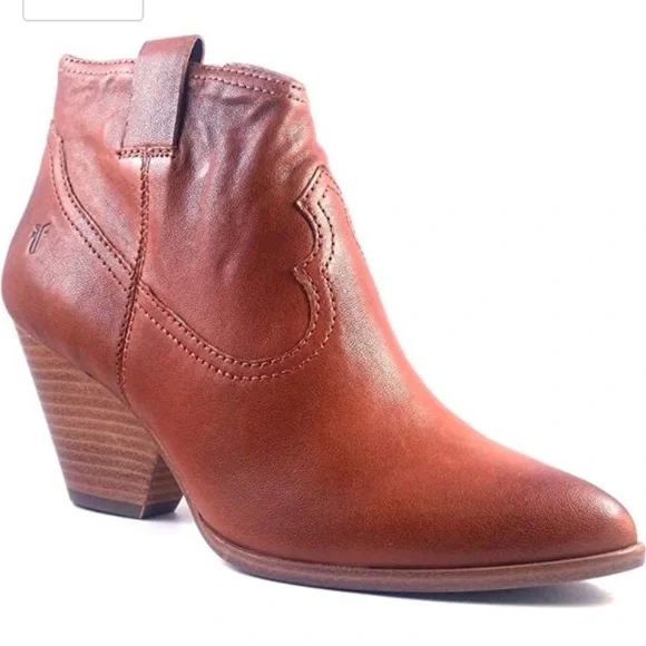 Frye Reina Bootie in Cognac Size 5.5 NEW - Picture 2 of 14